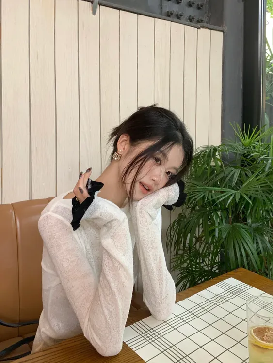 2025早秋新款韩系穿搭假两件长袖薄款T恤开叉半身裙气质两件套女