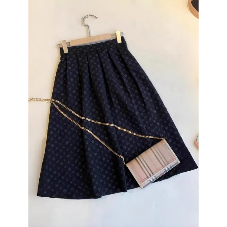 巨推荐，上身绝美！黑色蓬蓬半身裙慵懒赫本风气质梨形身材显瘦裙子