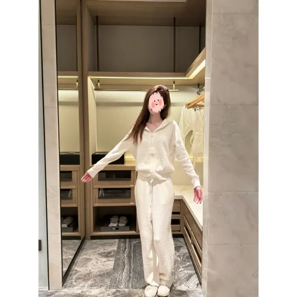 焦糖玛奇朵风格慵懒连帽上衣搭配休闲阔腿裤套装
