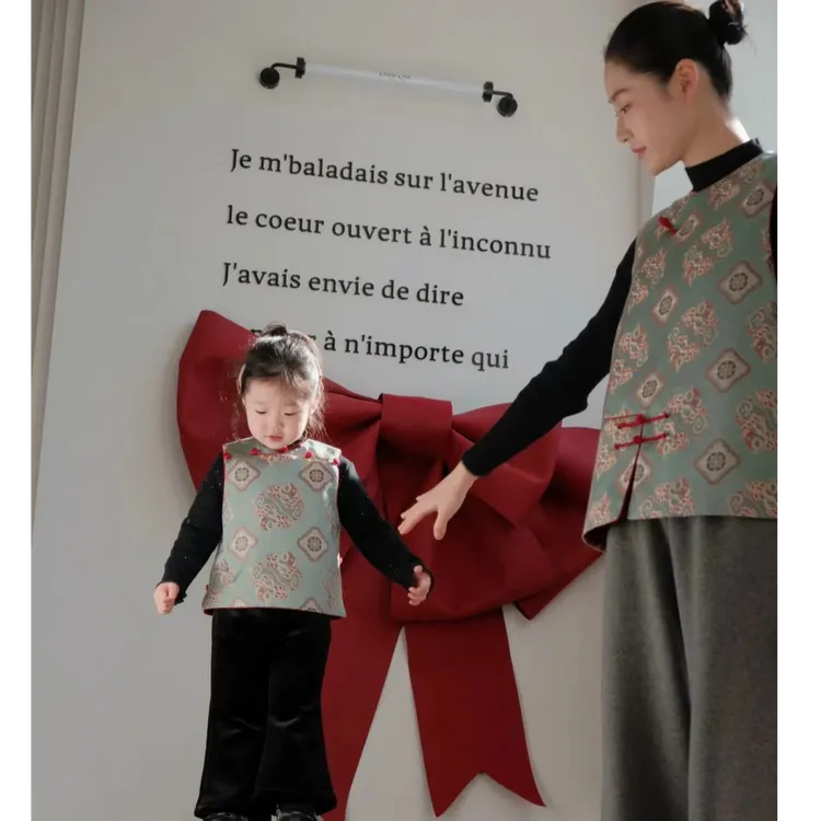 亲子装2025年女童秋冬女童汉服新款年服国风新中式复古唐装马甲