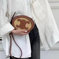 95新 Celine/思琳 凯旋门月饼包焦糖色金扣牛皮单肩包/61229722