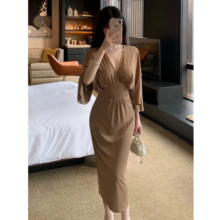 优秀的金蘑菇 时尚休闲慵懒修身日常优雅收腰长裙名媛气质连衣裙