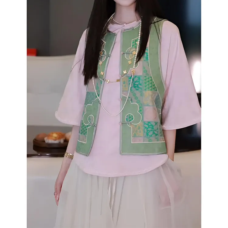 小个子新中式国风时髦洋气绿色盘扣醋酸马甲背心女款2025新款春装