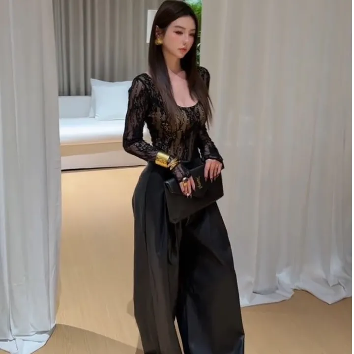 纯欲辣妹蕾丝上衣女2025秋冬新款御姐风修身打底衫气质内搭T恤