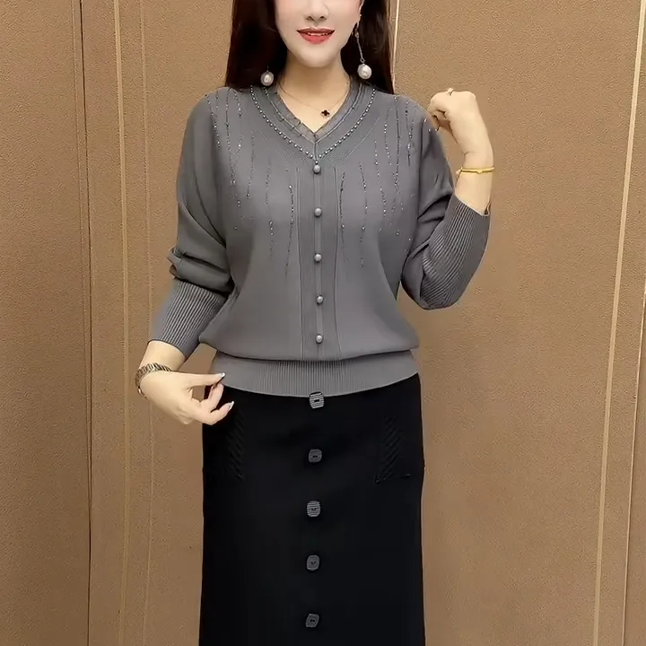 中年妈妈时尚洋气气质妈妈毛衣衫冬季新款休闲高级烫钻百搭针织衫