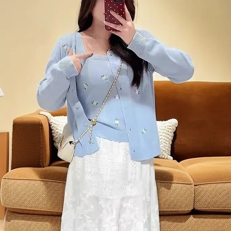 7009#秋季女款温柔装女秋季新款刺绣吊带+开衫两件套