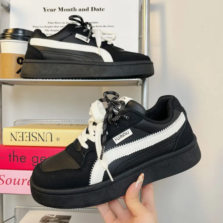 环球女鞋潮流黑色板鞋女款2025新款厚底百搭休闲德训鞋复古滑板鞋