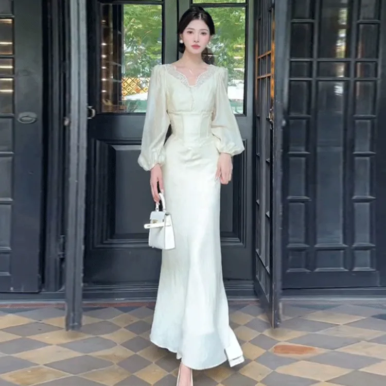 法式温柔优雅蕾丝拼接灯笼袖连衣裙女仙女长裙秋季女装