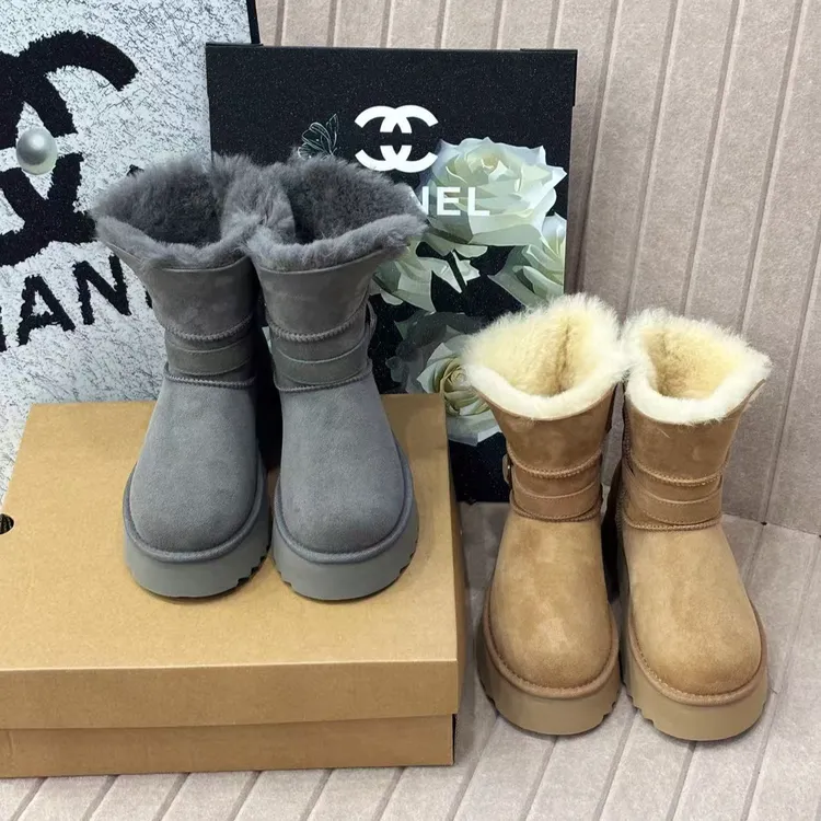 桑坡小骑士皮毛一体雪地靴中筒皮带扣时尚厚底增高保暖雪地靴短筒