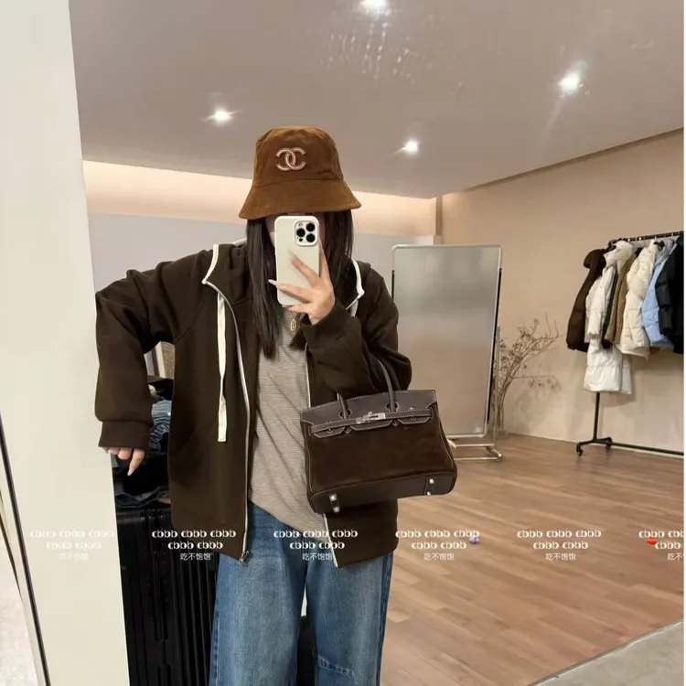 【吃不饱饱】大码 布拉格之秋 撞色拼接连帽卫衣外套慵懒风0299-1