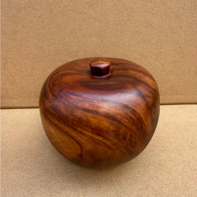 香樟木大苹果 带香味实心整木雕刻 （一个装）