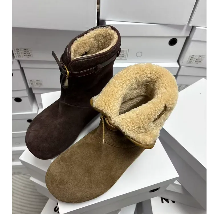 欧货女靴新款时尚百搭复古羊毛加绒平底雪地靴短靴