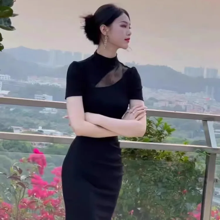 赫本风丝绒连衣裙气质女神性感蕾丝宴会气质生日礼服小黑裙女春季