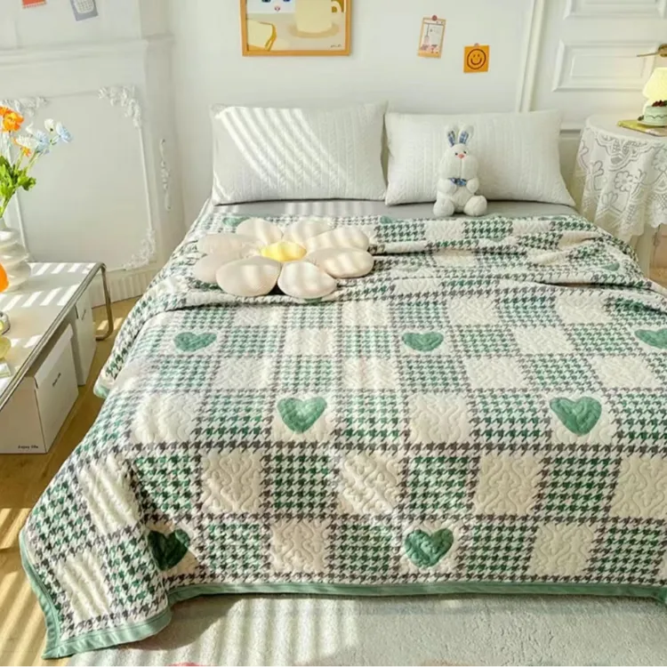 牛奶绒床盖绗缝加绒加厚