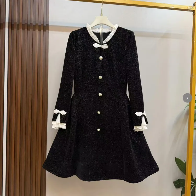 秋冬大码新款复古古盘扣高级显瘦纯色百搭长袖连衣裙