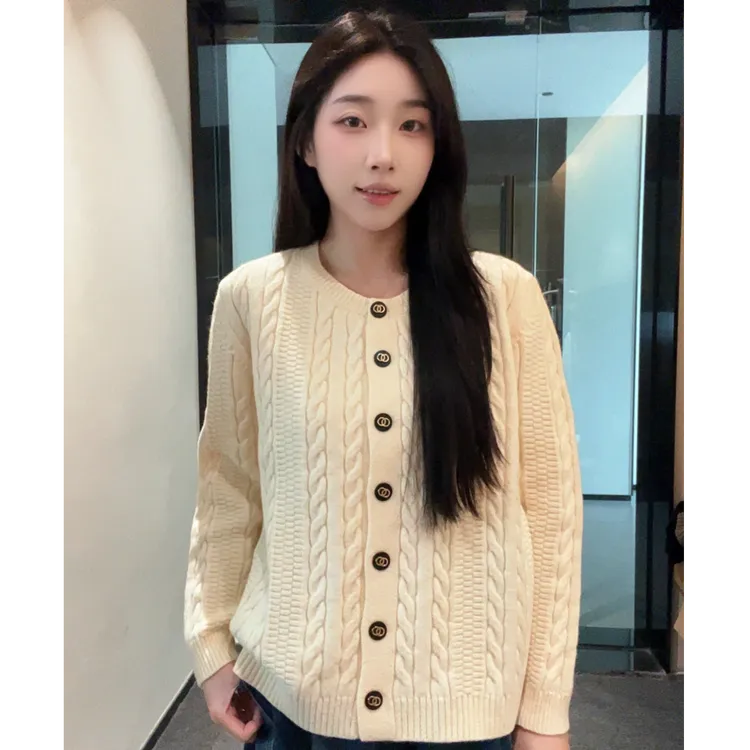 螺纹设计针织开衫女2025秋冬新款显瘦休闲毛针织衫排扣