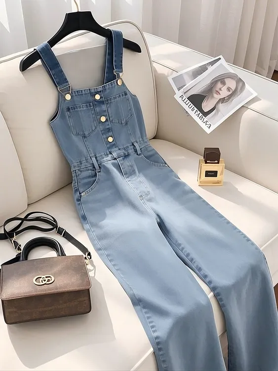今年爆款蓝色牛仔背带阔腿裤女2025早春一体式宽松直筒高腰连体裤