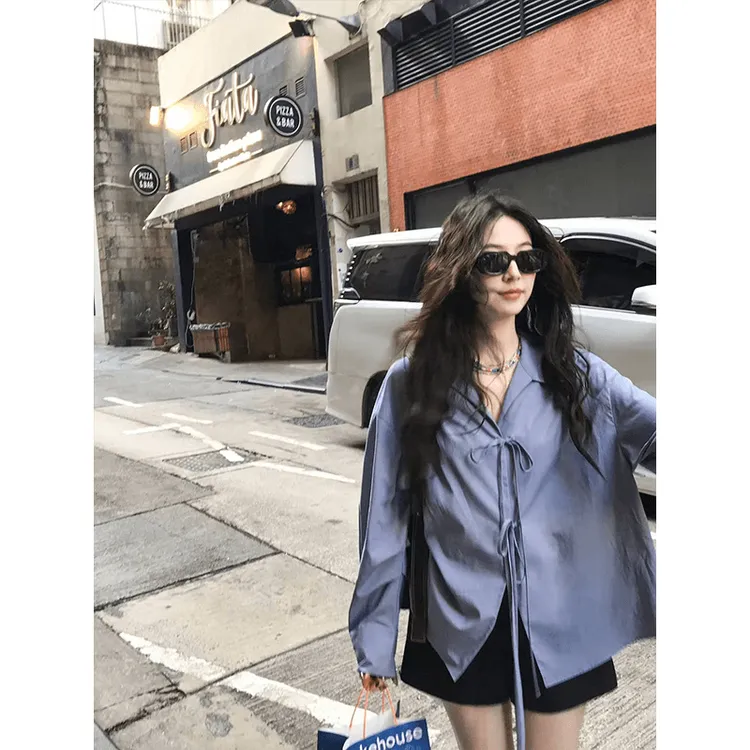 蓝色系带蝴蝶结长袖衬衫女春季宽松设计小众翻领衬衣高腰休闲短裤