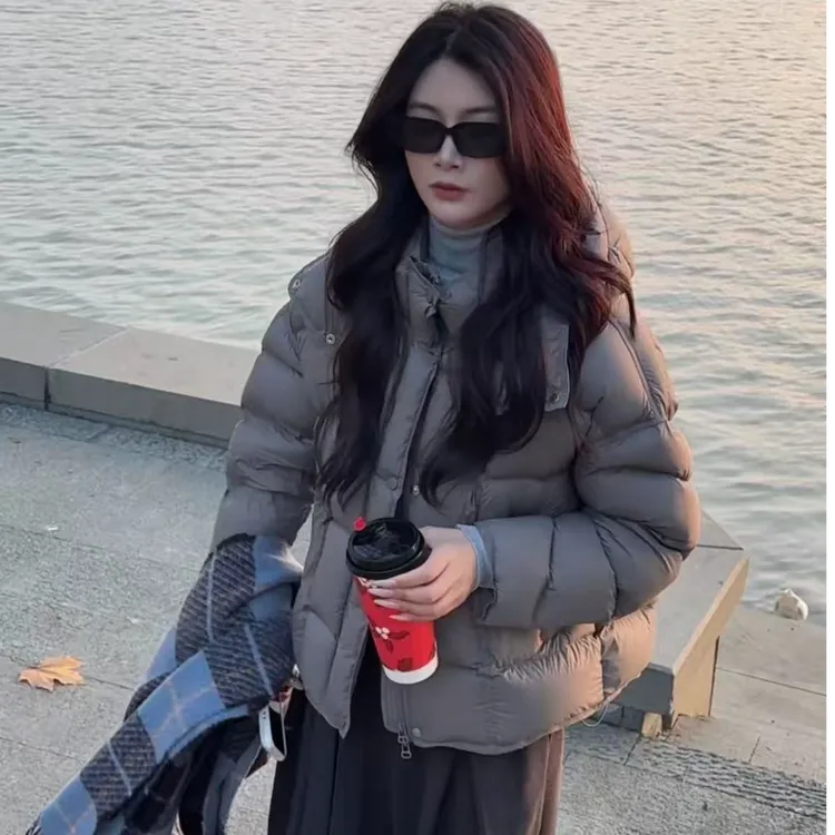 高级感云朵泡芙90绒子白鸭绒冬季加厚保暖时尚百搭连帽款羽绒服09