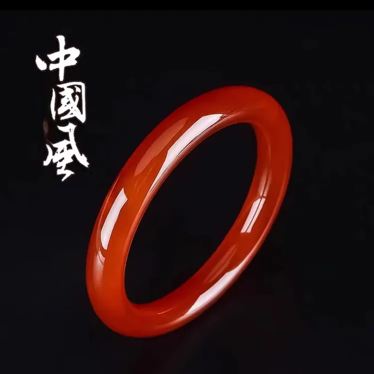 天然红玛瑙手镯女款圆条天然玛瑙宽条中国风红色福镯大码玉手镯