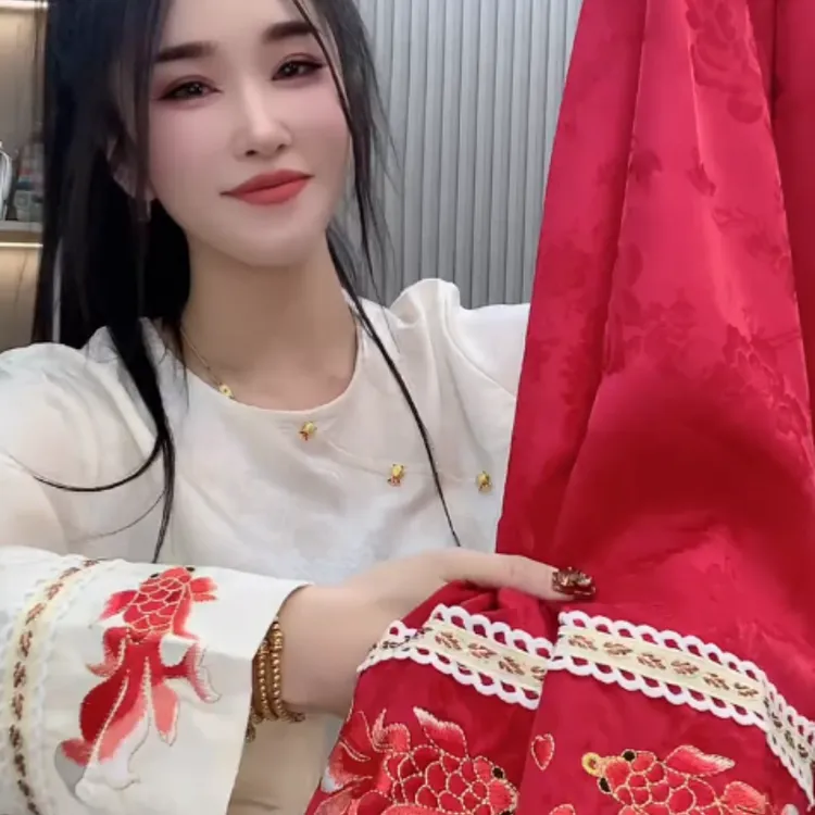 2026新年喜庆圆领百搭高级感显白喇叭袖锦鲤刺绣提花国风衬衫上衣