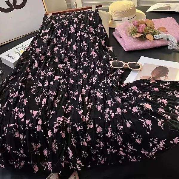 2025春秋季新款碎花半身裙女减龄百搭遮胯高腰显瘦印花大摆伞裙