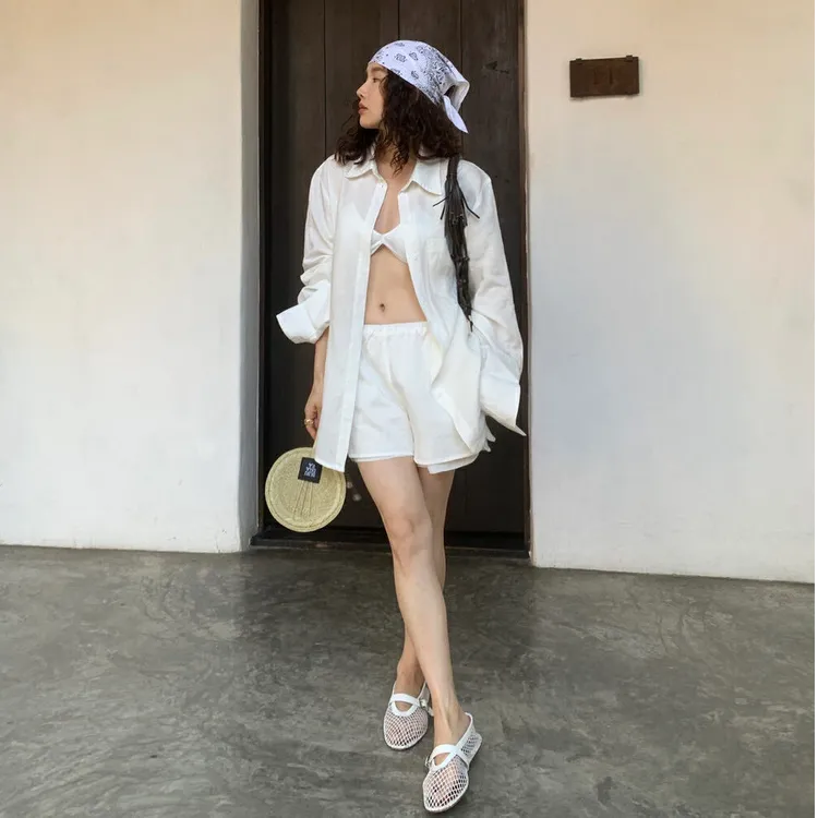 松驰感白色长袖衬衫女春季新款设计感慵懒宽松高腰短裤休闲两件套