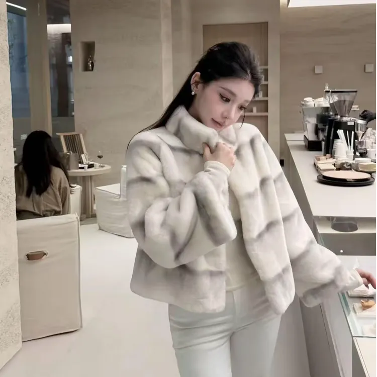 雪山晕染仿獭兔毛毛外套女双色渐变手工渲染高级感大衣短款宽松冬