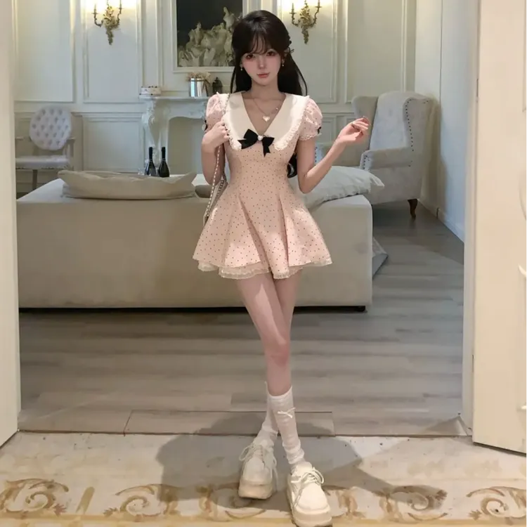 浪漫千金 短裙夏季收腰显瘦小众设计感纯欲风甜美蝴蝶结连衣裙女