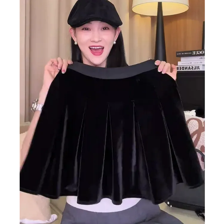 黑色丝绒百褶短裙女秋季新款松紧腰显瘦时尚百搭贵气减龄半身裙子