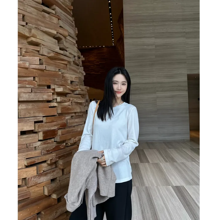 REALNEEI 许怡【暖炉糯糯tee】精梳棉软糯亲肤保暖裸感长袖T恤女