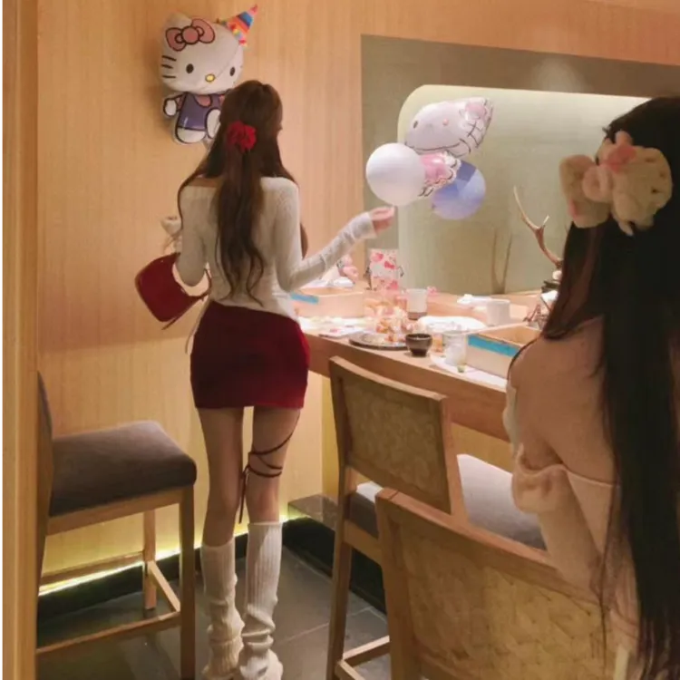 丝绒蝴蝶结 露肩一字领打底衫女秋冬+绑带红色半裙收腰显瘦套装