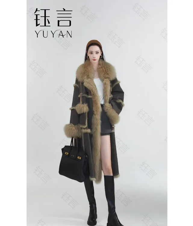 [子霜]设计师长款秋冬大羊毛领女款时尚皮毛一体翻领女装
