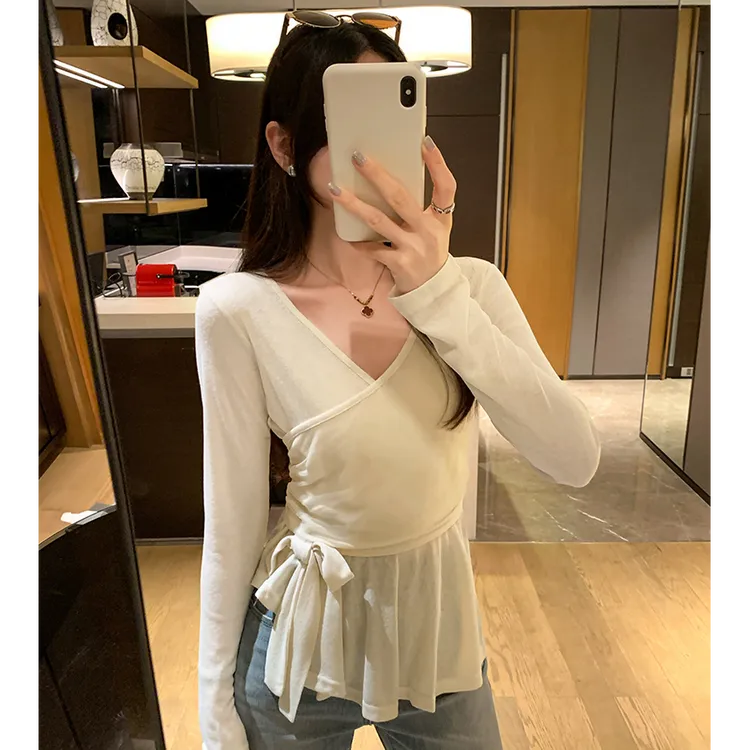 辣妹不规则交叉V领设计感T恤女秋季2025新款纯欲飘带修身长袖上衣
