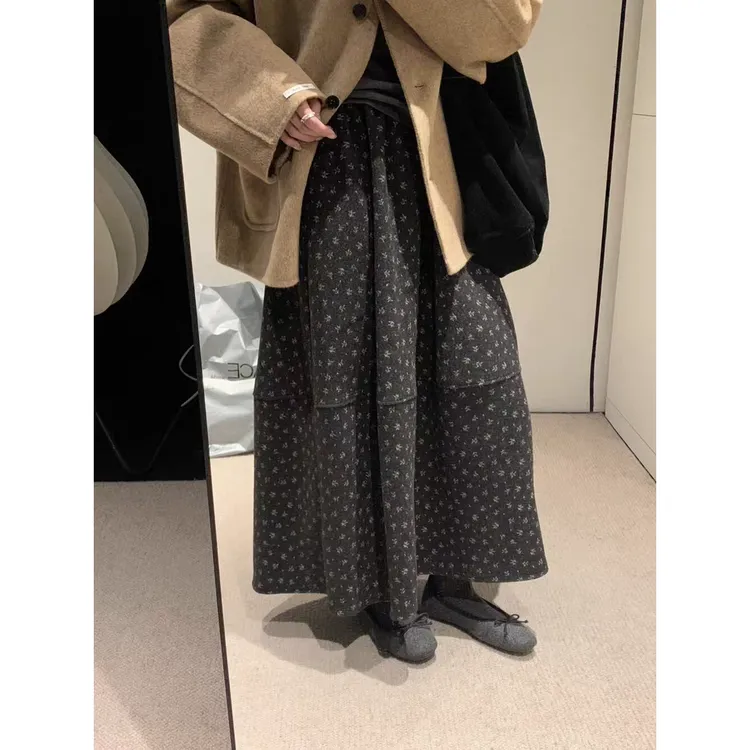 韩系灰色毛呢碎花裙女秋冬2025新款百搭时尚显瘦a字伞裙花苞裙女