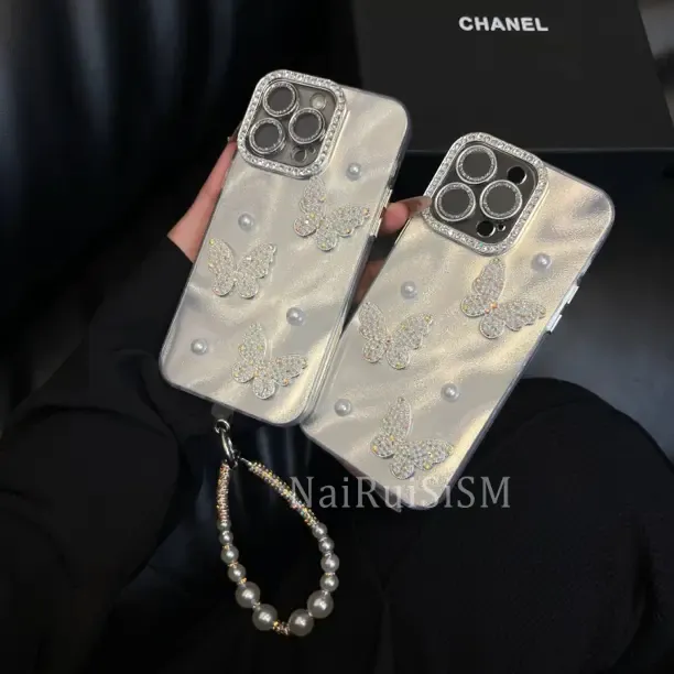 ins风小众珍珠蝴蝶镜头膜挂链全包防摔适用苹果16promax手机壳15