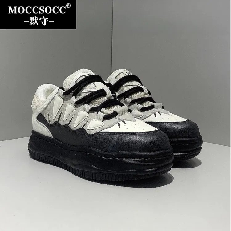 MOCCSOCC官方正品男鞋黑白夏季透气干净痞帅软底厚底增高男板鞋子