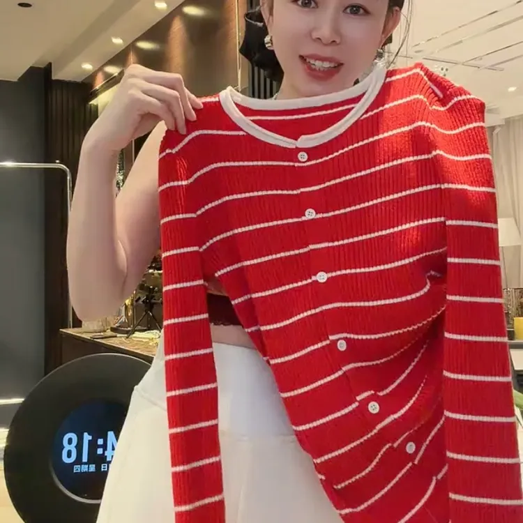 条纹针织衫女士2025冬季长袖单排扣撞色修身显瘦新款开衫上衣
