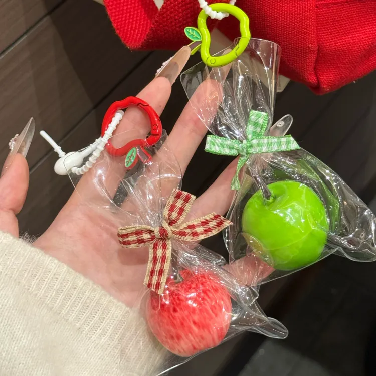 一对苹果挂件包包汽车装饰挂件平安果红苹果青苹果情侣礼物挂件