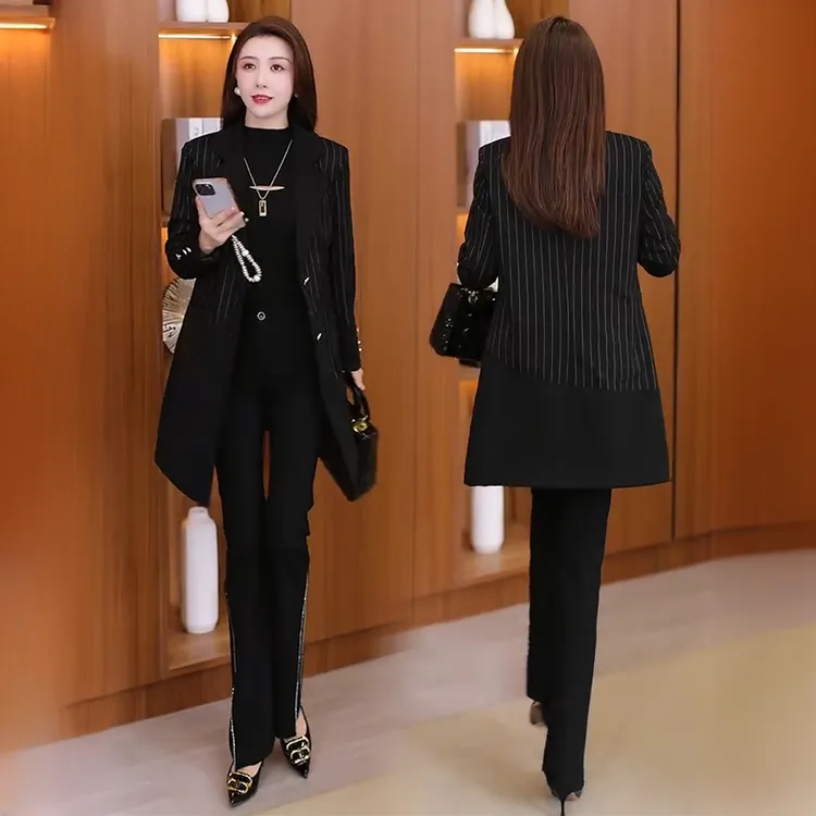 风衣女中长款2025秋季新款气质高级感西装领外套修身显瘦条纹大衣