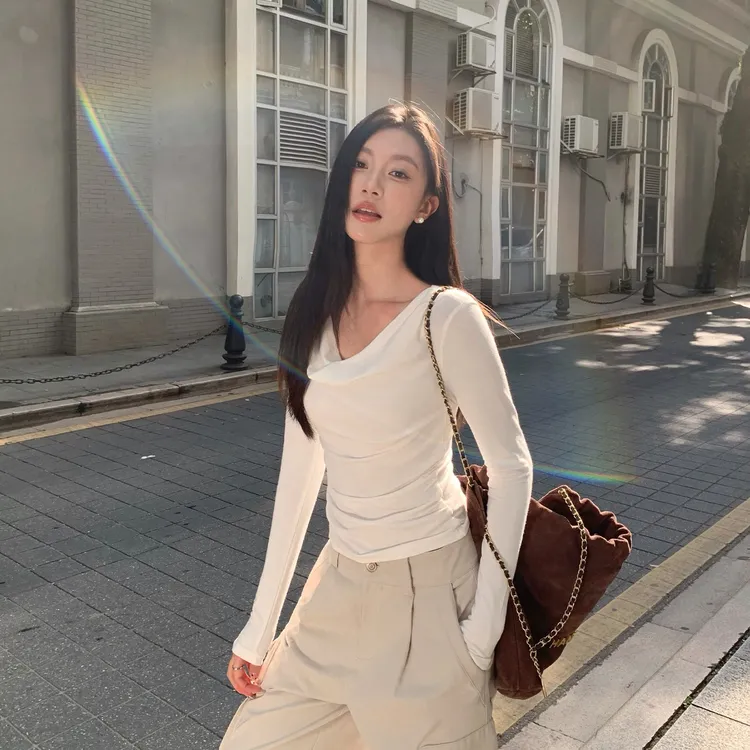 纯欲风白色荡领针织衫女2025新款春秋冬气质收腰修身长袖T恤上衣