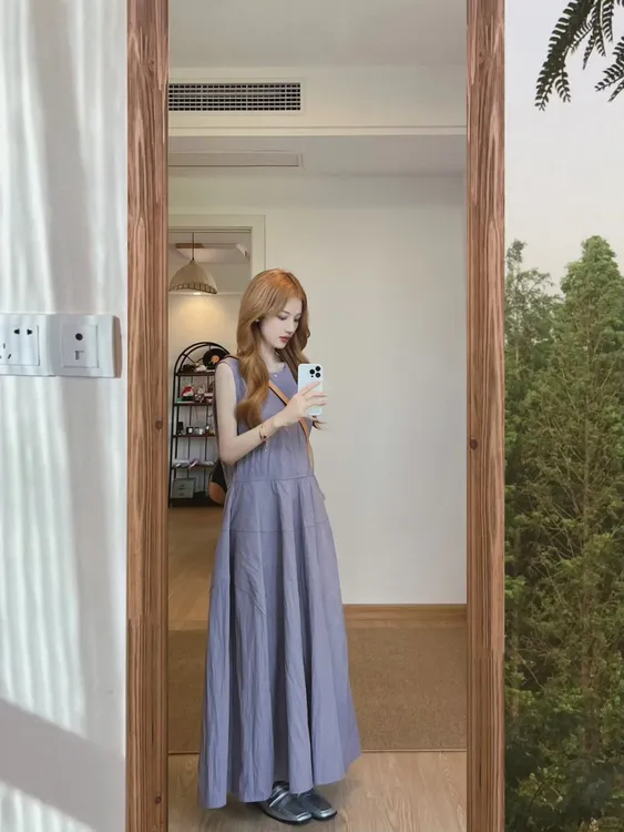 法式度假风气质紫色背心连衣裙女夏季新款设计感收腰显瘦a字长裙