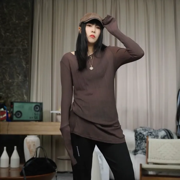 infobyfive2025秋冬新款竖坑条薄款圆领长袖打底衫四店NF0508019