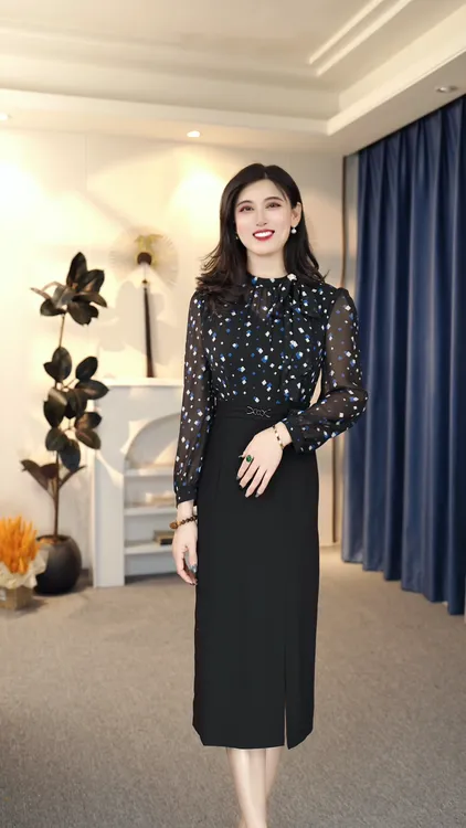 早秋显瘦中长裙藏蓝烧花波点中腰圆领收腰裙子连衣裙时尚长袖9000