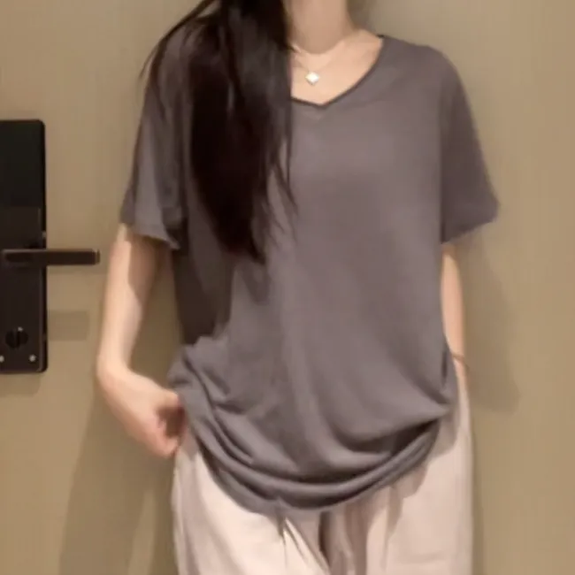 松弛感雪花肌理卷边V领短袖T恤女2025夏季新款显瘦宽松时尚百搭