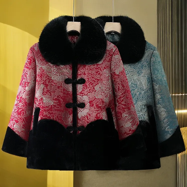 中老年冬季妈妈装棉衣加绒加厚保暖奶奶装2024新款时尚老年服棉袄