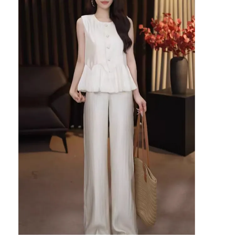 法式通勤风套装女圆领气质上衣轻熟小众不撞款套装新款直筒休闲裤