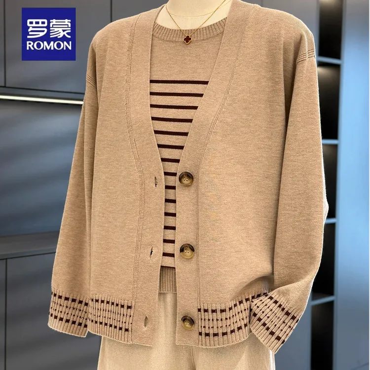 罗蒙时尚休闲妈妈装针织衫女两件套秋装新款上衣气质中老年人套装