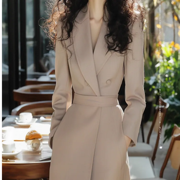 卡其色2025新款西装连衣裙女装春秋季韩系氛围感气质裙子显瘦轻奢