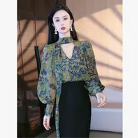 刘欣服饰2025新款秋装飘带V领显瘦气质网红减龄长袖洋气上衣9124